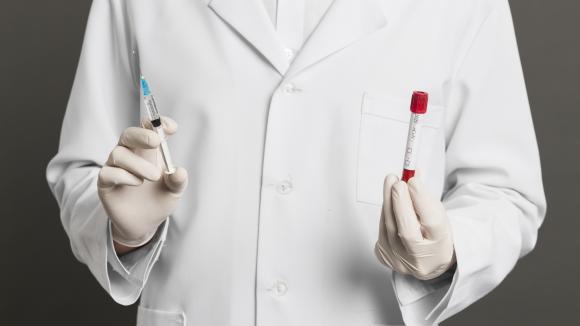 Szczepienia mogą decydować o życiu pacjentów z chorobami krwi i szpiku. Bez spójnego systemu profilaktyki część chorych traci szansę na bezpieczne leczenie