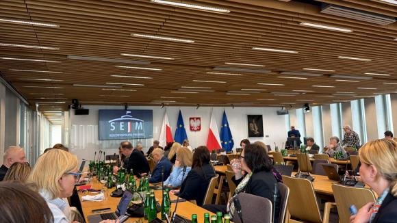 Diagnostyka onkologiczna w Polsce: między rosnącą skalą świadczeń a wciąż niespójną ścieżką pacjenta