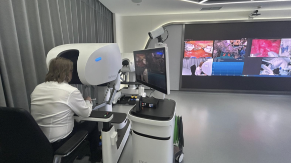 Polscy lekarze przeprowadzili operację z Chin do Warszawy. Telechirurgia wchodzi w nową erę