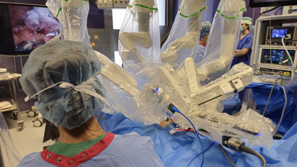 Pionierska operacja hybrydowa u 4-letniego pacjenta z neuroblastomą