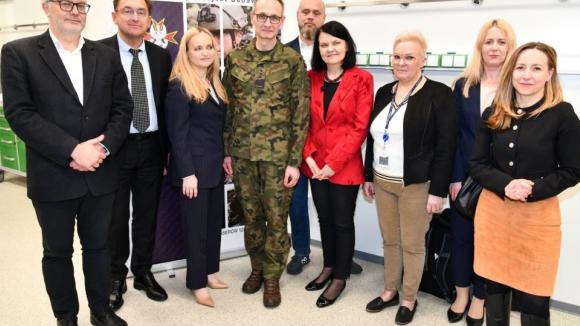 Inwestycje w bezpieczeństwo zdrowotne. Blisko 33 mln zł na doskonalenie kadr w zakresie reagowania na sytuacje kryzysowe i wojenne