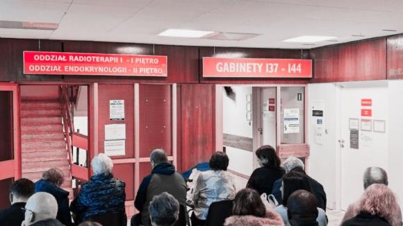 Placówki wstrzymują zapisy na badania! To konsekwencje wprowadzenia limitów przez NFZ alarmuje Fundacja Alivia