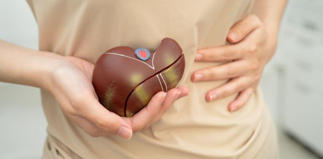 Immunoterapia przed embolizacją? Nowe wyniki badania EMERALD-3 wskazują możliwy przełom w leczeniu raka wątrobowokomórkowego