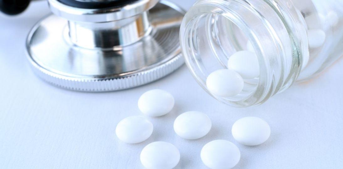 Polityka lekowa państwa wymaga nowej strategii. Farmaceuci przedstawiają własne rekomendacje