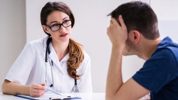 Nowe przepisy będą lepiej chronić pacjenta przed oszustami medycznymi