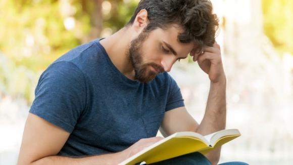 Dorośli, którzy czytają, ale nie rozumieją? Polskie badanie pokazuje ukryty problem