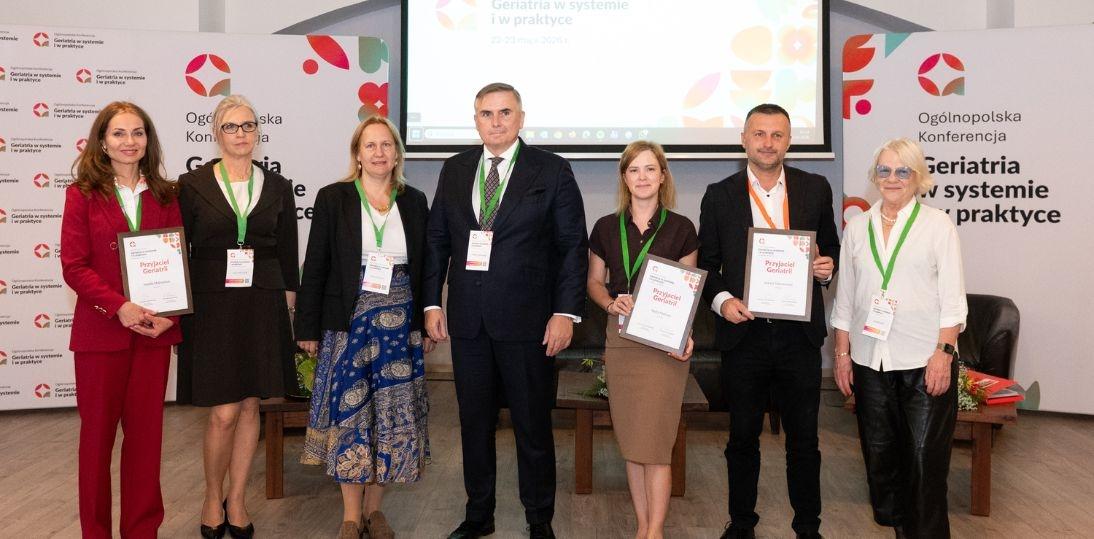 Geriatria potrzebuje miejsca w głównym nurcie systemu. Rekomendacje po ogólnopolskiej konferencji „Geriatria w systemie i w praktyce”