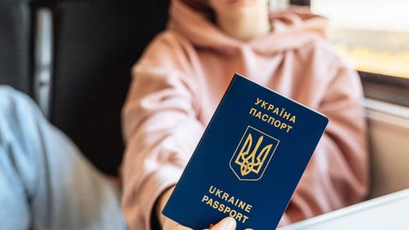 Dane NFZ: tysiące uchodźców z Ukrainy mogły stracić dostęp do leczenia. Eksperci ostrzegają przed skutkami wygaszenia specustawy