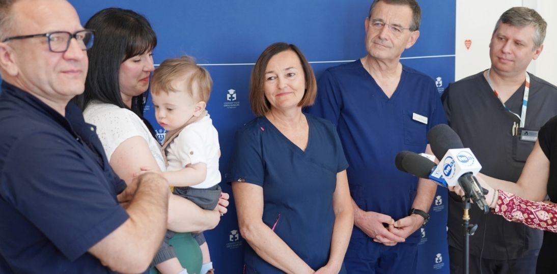 Rodzice szukali pomocy na całym świecie. Operację przeprowadzono we Wrocławiu