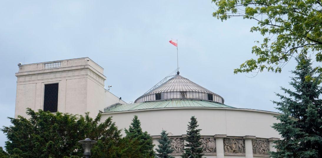 „Parlamentarzysto – lecz się sam”. Badania w Sejmie pokazały, że nerki muszą stać się ważnym tematem zdrowia publicznego  
