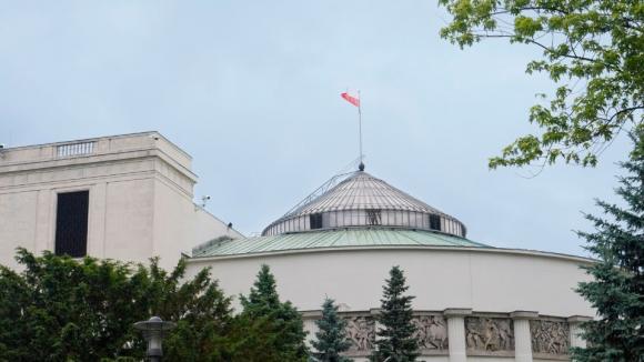 „Parlamentarzysto – lecz się sam”. Badania w Sejmie pokazały, że nerki muszą stać się ważnym tematem zdrowia publicznego  