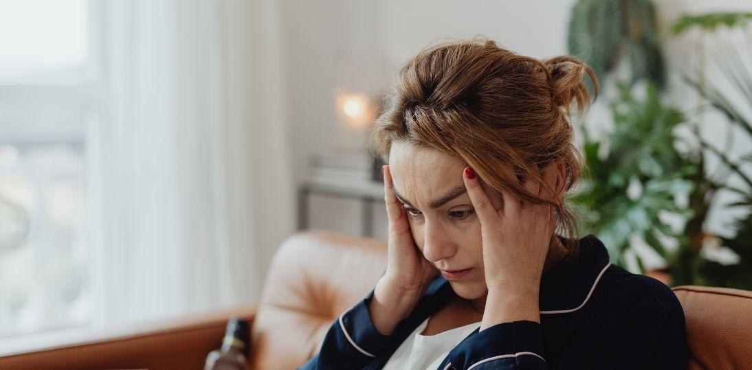 Migrena to nie tylko ból głowy. Choroba neurologiczna odbiera milionom Polaków normalne życie