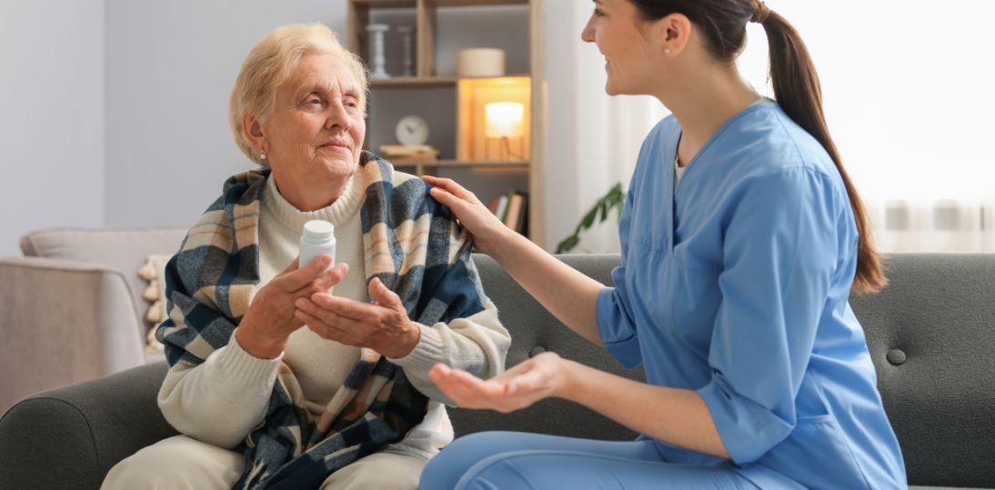 Bon Senioralny 2026. Kto skorzysta i jak będzie działać nowe świadczenie dla seniorów?