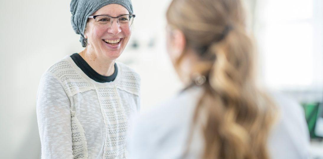 CAR-T daje nową szansę pacjentom. Rusza kampania „Pacjenci pytają, prof. Lidia Gil odpowiada”