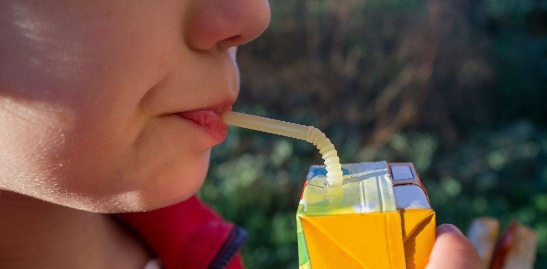 Nie tylko cola. Także nadmiar soków w dzieciństwie może zwiększać ryzyko nadciśnienia