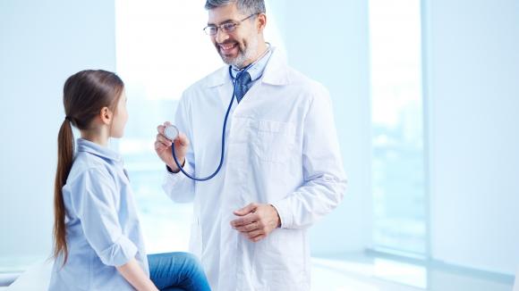 Specjaliści z Uniwersytetu Medycznego w Łodzi pomogą dzieciom z AZS