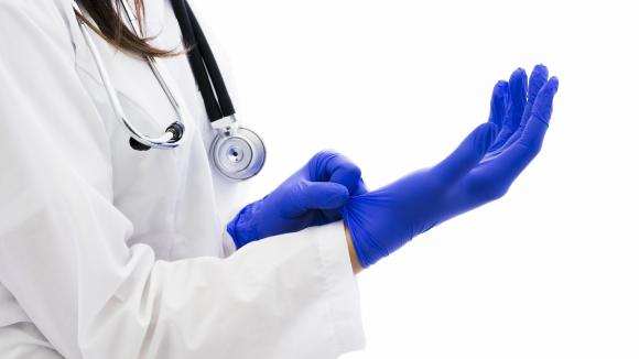 Priorytety w profilaktyce chorób zakaźnych wśród pracowników ochrony zdrowia podczas pandemii COVID-19