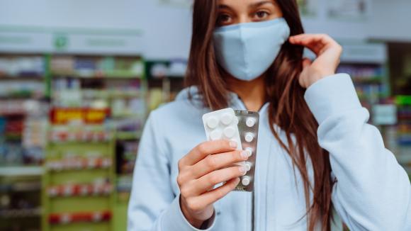 24 proc. Polek rezygnuje z zakupu w aptece z powodu wstydu