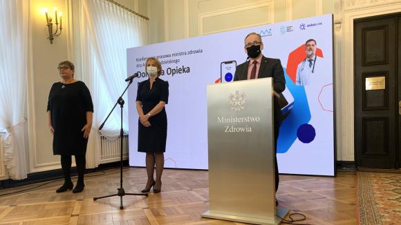 MZ: wszyscy medycy walczący z pandemia otrzymają 100% dodatek do wynagrodzenia