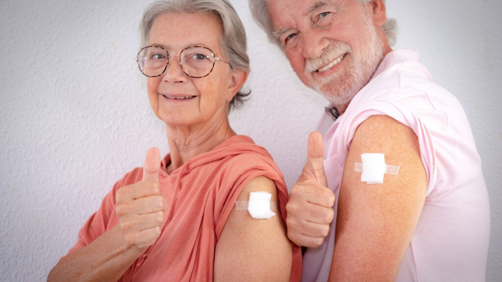 Szczepmy seniorów – to ochrona przed poważnymi powikłaniami