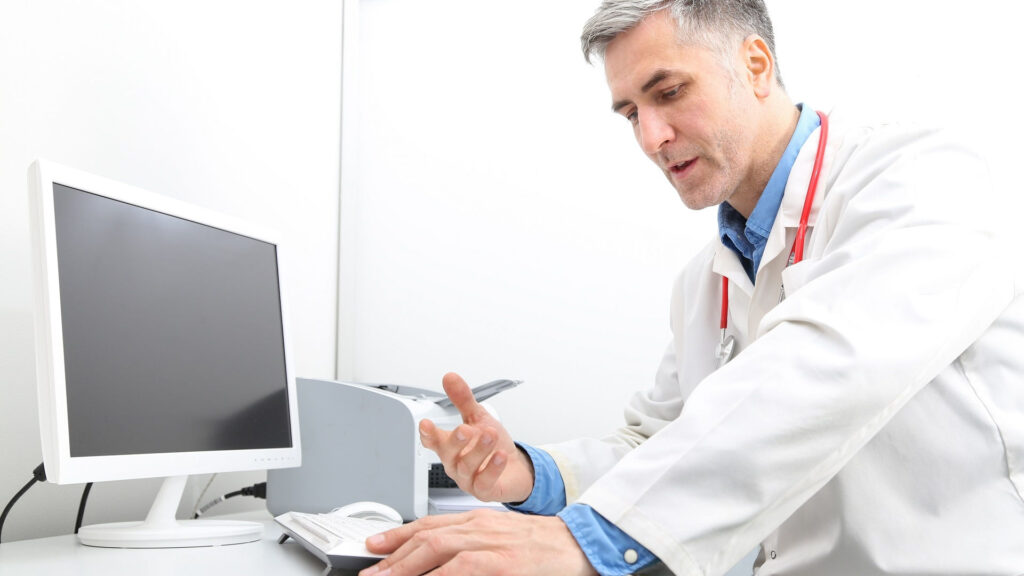Problemy z wystawianiem e-recept na leki psychotropowe i przeciwbólowe – alarmują lekarze