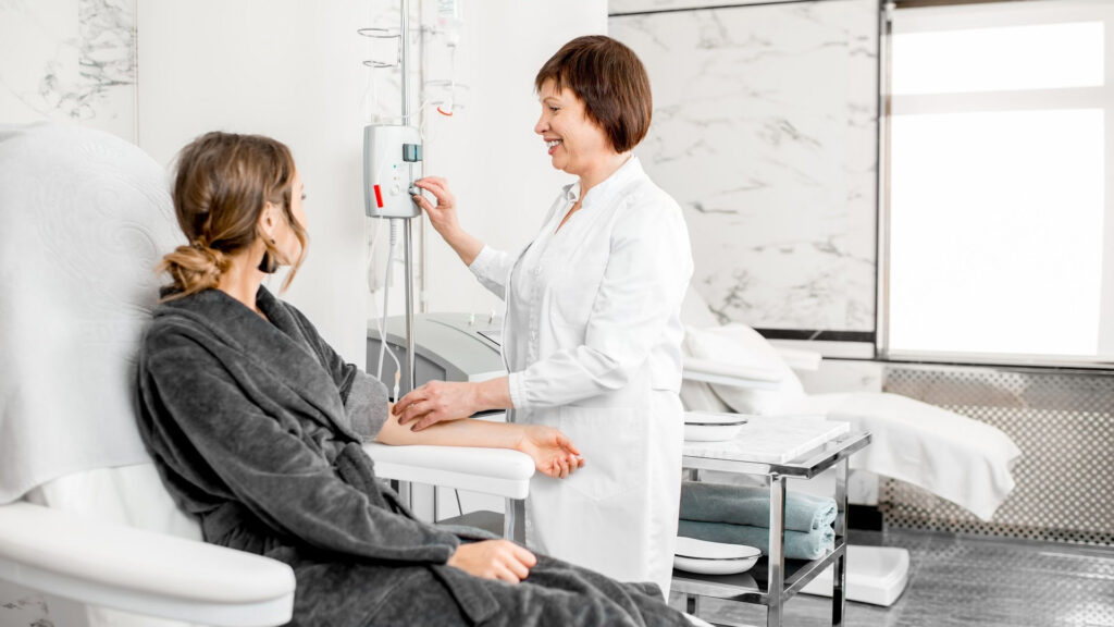 Stacje dializ mogą zwiększyć liczbę pacjentów na Krajowej Liście Oczekujących na przeszczepienie nerki. Opieka koordynowana usprawni polski system transplantacji