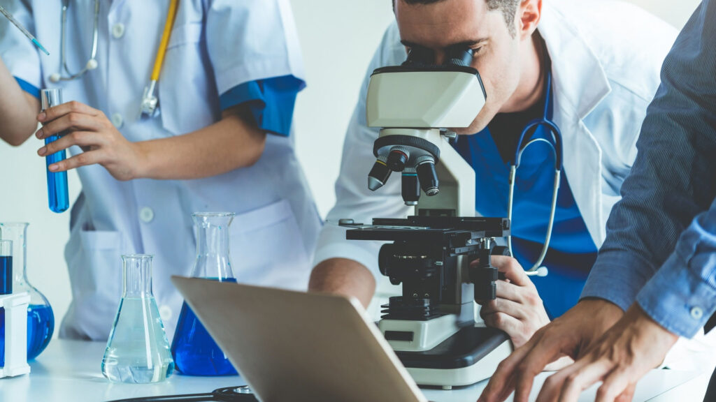 SDS Optic S.A. osiągnął kolejny kamień milowy i uruchomił pilotażową linię produkcyjną biosensorów światłowodowych