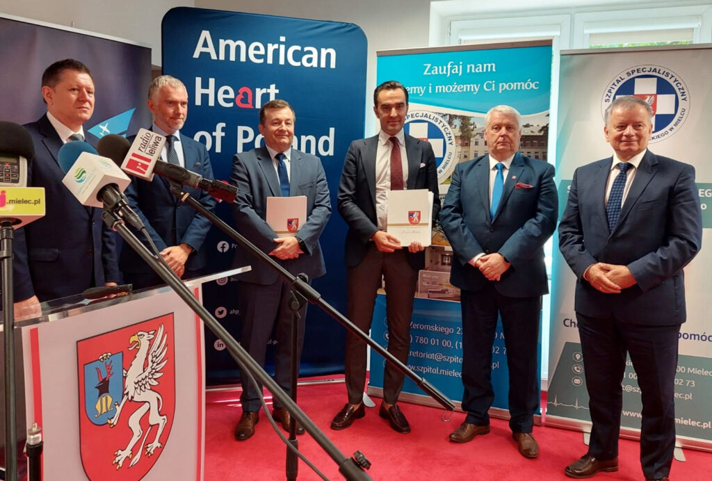 Grupa American Heart of Poland podpisała 10-letnią umowę na kontynuację opieki kardiologicznej nad Pacjentami w Mielcu