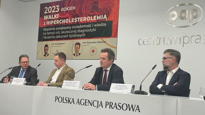 Kardiolodzy wypowiedzieli walkę hipercholesterolemii. Wysoki cholesterol to najczęstszy czynnik ryzyka chorób układu krążenia