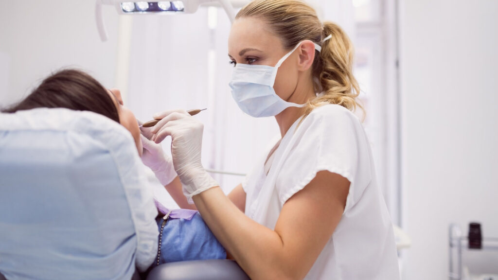 Polacy składają skargi na opiekę stomatologiczną. RPP w pół roku przyjął blisko 1,9 tys. zażaleń