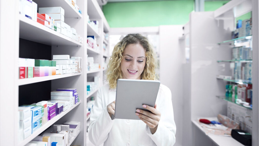 Roboty pozwalają usprawnić i zautomatyzować pracę aptek szpitalnych. To szczególnie ważne w przypadku farmacji onkologicznej