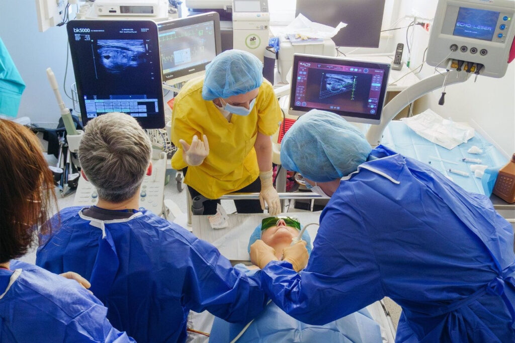 Termoablacja zamiast skalpela. Nowa metoda leczenia guzków tarczycy wchodzi do praktyki klinicznej