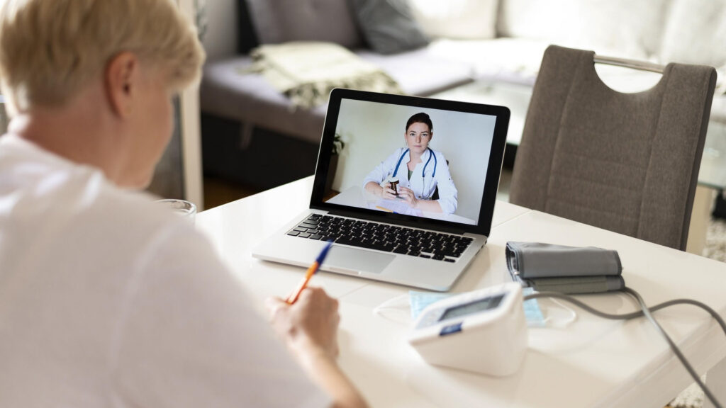 Telemedycyna w służbie pacjentom – rozwiewamy mity na temat teleporad. Ruszył cykl edukacyjnych webinarów dla pacjentów i ich bliskich