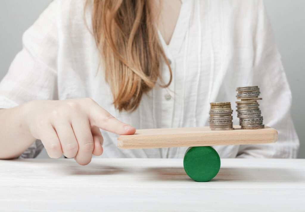 Luka finansowa w ochronie zdrowia. Eksperci ostrzegają: bez zmian pacjenci zapłacą coraz więcej z własnej kieszeni