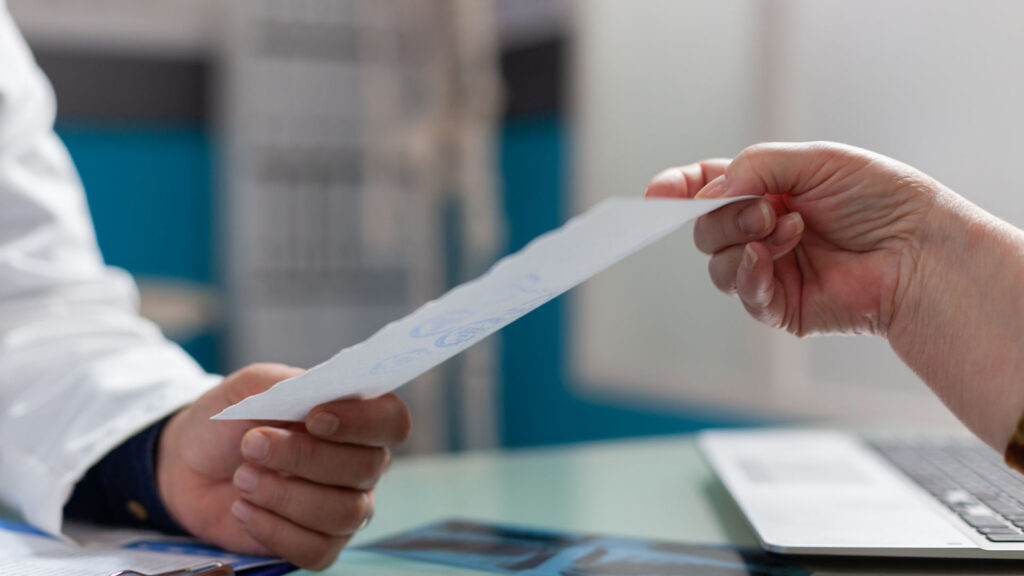 Prawo.pl: ostrzeżenia przed fałszywymi e-receptami to za mało, trzeba je blokować