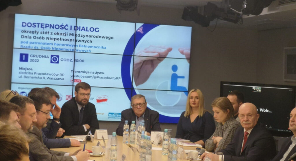 Aktywni w pracy, aktywni w życiu – wnioski z obrad okrągłego stołu z okazji Międzynarodowego Dnia Osób Niepełnosprawnych