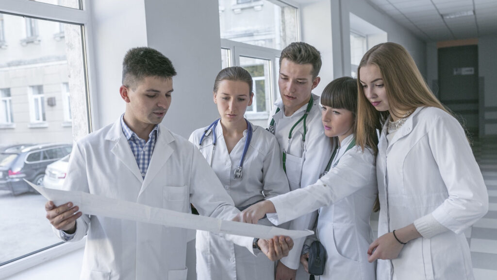Minister Zdrowia: system ochrony zdrowia będzie miał permanentny problem z brakami personelu medycznego