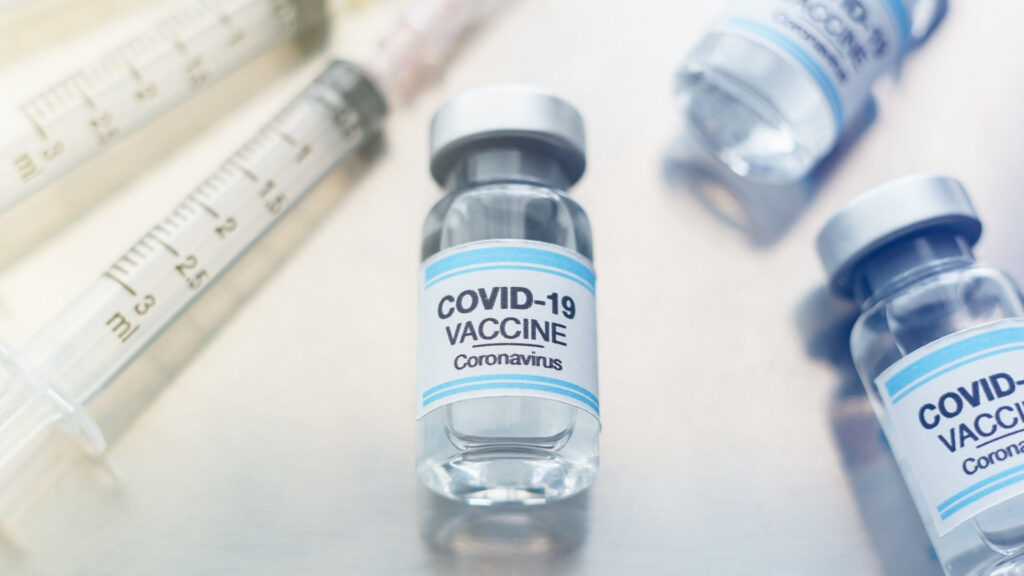 FDA dopuszcza do stosowania szczepionkę mRNA-1273 u dzieci i młodzieży w wieku od 6 miesięcy