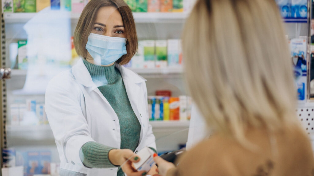 Nagły problem zdrowotny na wakacjach? Kiedy pomoże farmaceuta