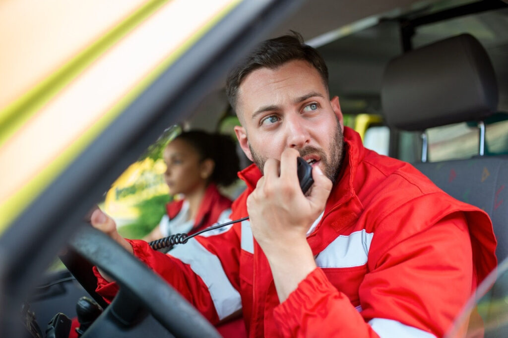 Czas dojazdu karetek przekracza obowiązujące normy. Mazowsze wzmacnia ratownictwo nowymi ambulansami i zespołami