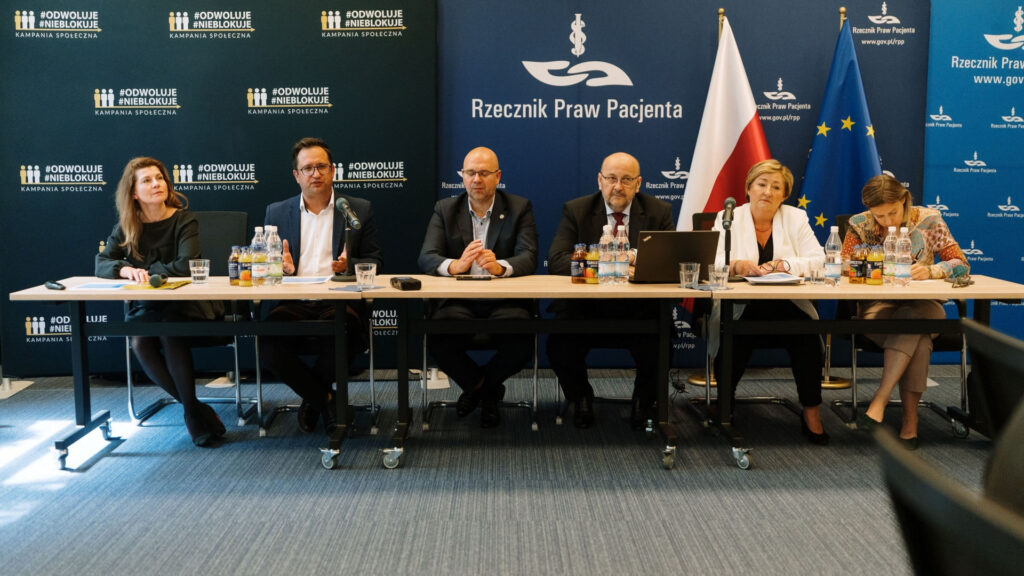 Jak skrócić kolejki do lekarzy? Nowy przewodnik dla placówek pokazuje, jak skutecznie wdrożyć odwoływanie wizyt