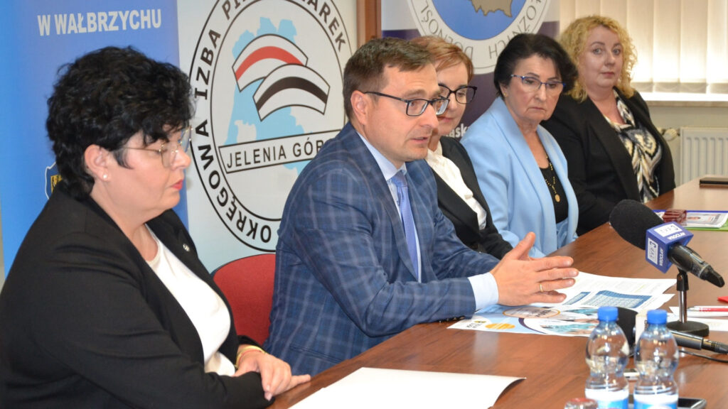 Ruszył nabór wniosków do marszałkowskiego programu stypendialnego dla studentów medycyny
