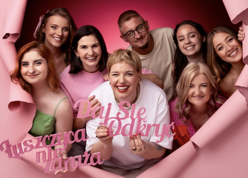 Sierpień Miesiącem Świadomości Łuszczycy: kampania „Daj się odkryć” przełamuje tabu i stygmatyzację
