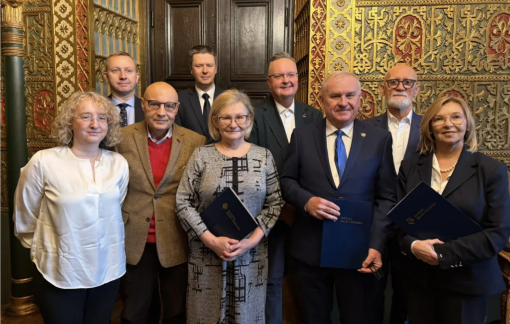 Trzy wiodące ośrodki łączą siły na rzecz poprawy leczenia nowotworów kości w Polsce