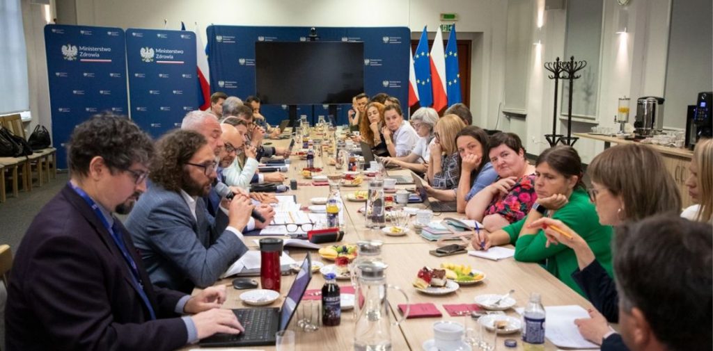 Ministerstwo Zdrowia chce ograniczyć zarobki i czas pracy medyków. Projekt trafił do konsultacji