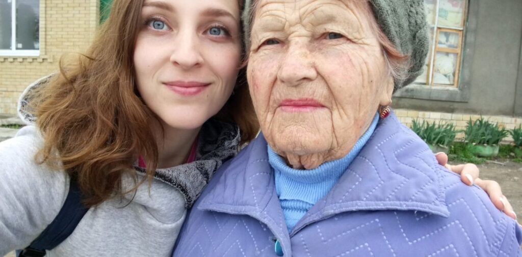 Młodzi bardziej boją się starości niż seniorzy. Raport pokazuje zaskakujące różnice pokoleniowe