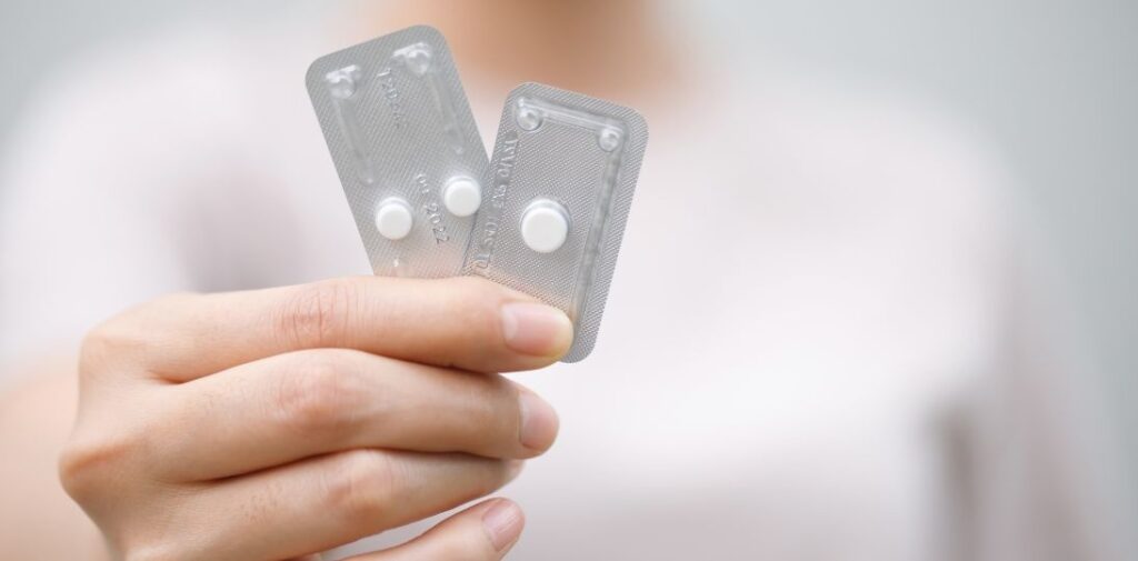 NFZ przedłuża pilotaż recept na antykoncepcję awaryjną w aptekach do 2028 roku