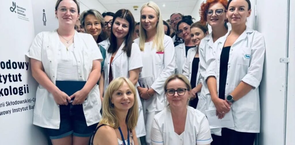 Narodowy Instytut Onkologii szkoli histotechnologów. Lepsze przygotowanie preparatów to większa precyzja diagnostyki nowotworów