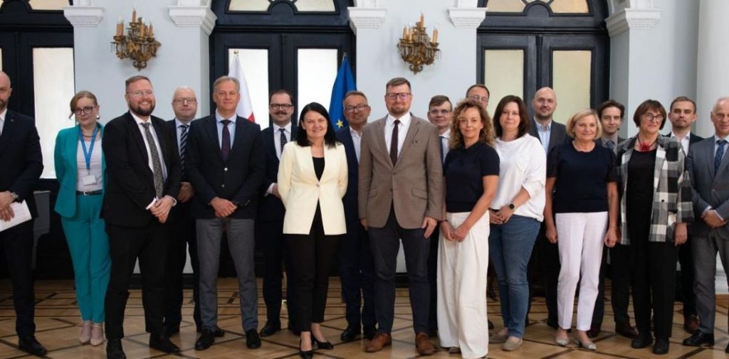 Ministerstwo Zdrowia i farmaceuci wspólnie o przyszłości zawodu. Ruszają prace nad nowymi regulacjami
