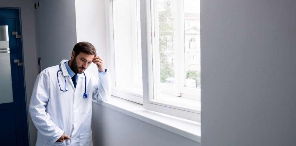 Europie grozi niedobór miliona pracowników ochrony zdrowia. Parlament Europejski apeluje o pilne działania